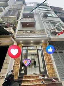 BÁN NHÀ  MẶT PHỐ KIM MÃ _ THANG MÁY _ 3 Ô TÔ ĐỖ CỬA _ NHỈNH 10 TỶ